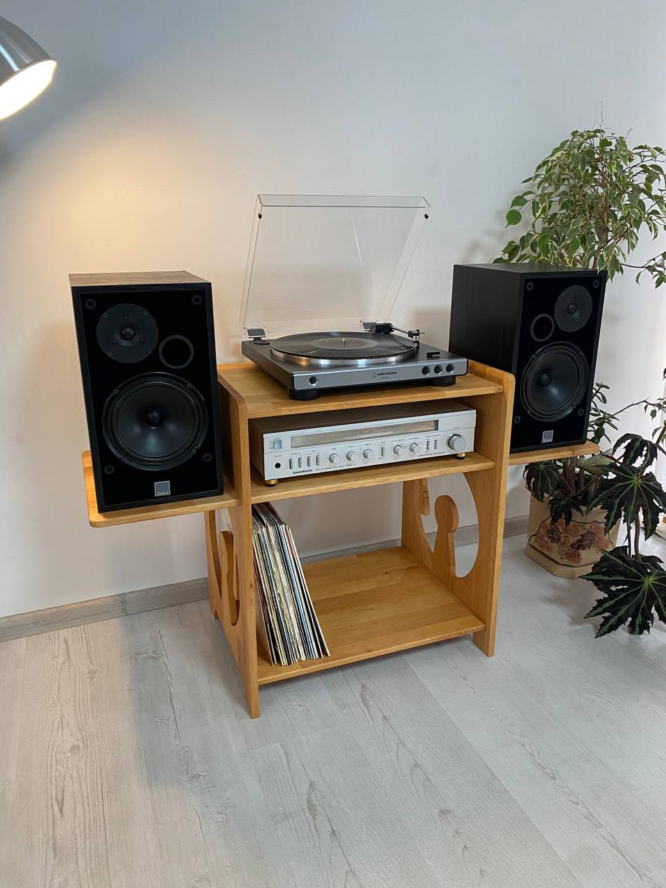 Wooden Record Player Stand – Custom Vinyl Table in Alder Wood