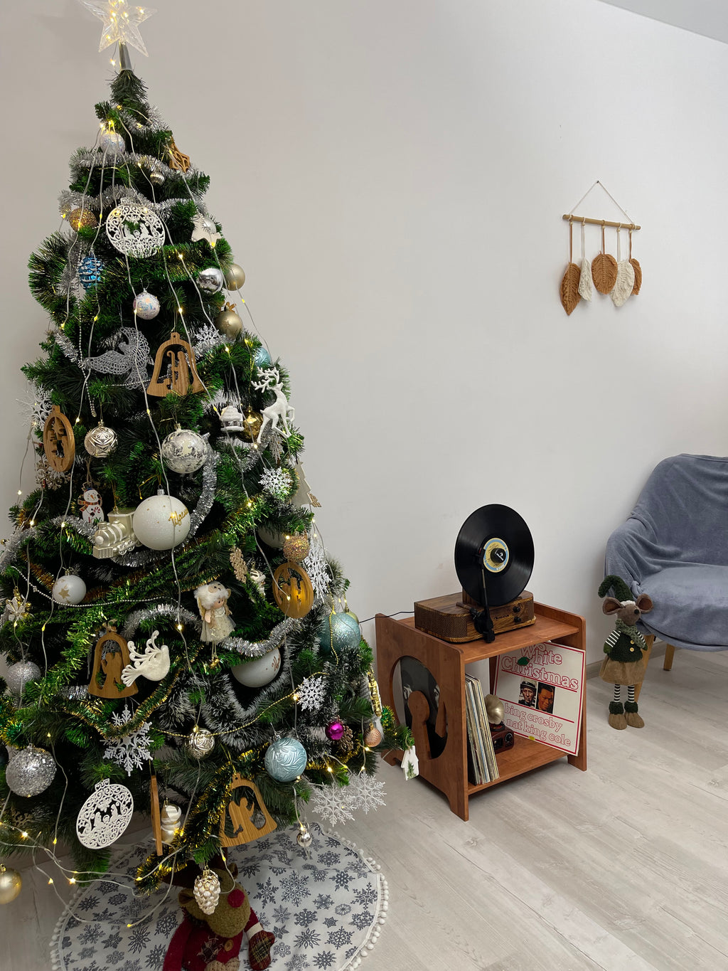 Solid wood record player stand with vinyl storage