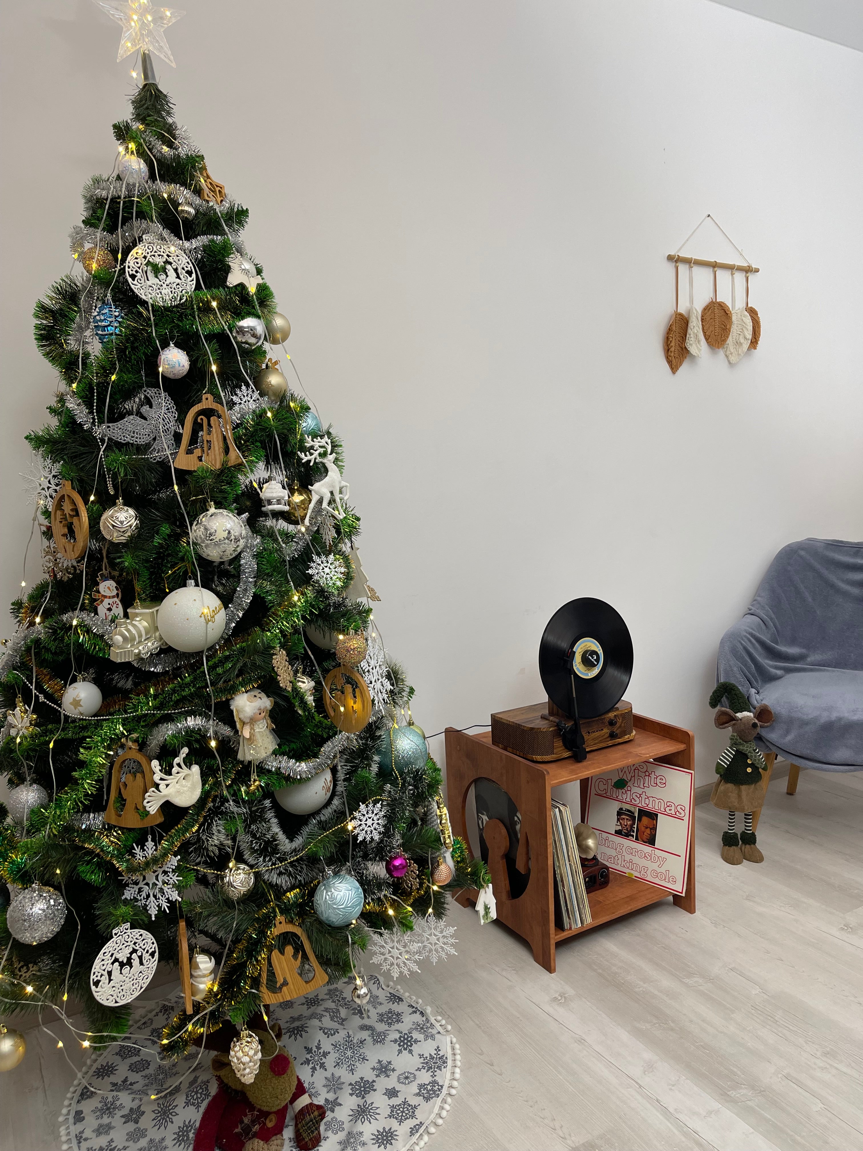 Solid wood record player stand with vinyl storage
