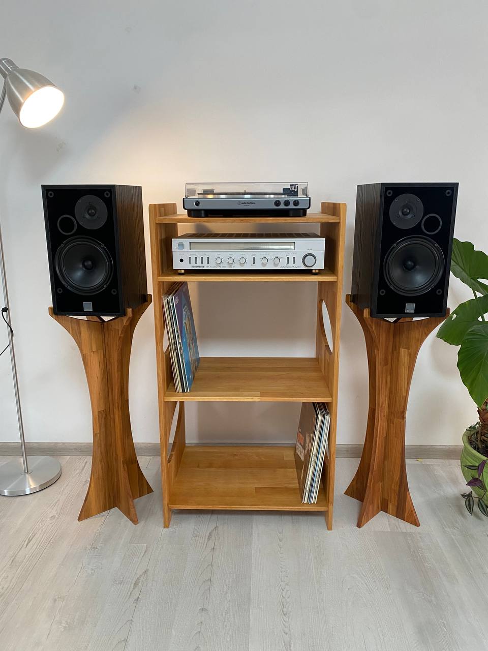 Wooden Record Player Stand – Custom Vinyl Table in Alder Wood