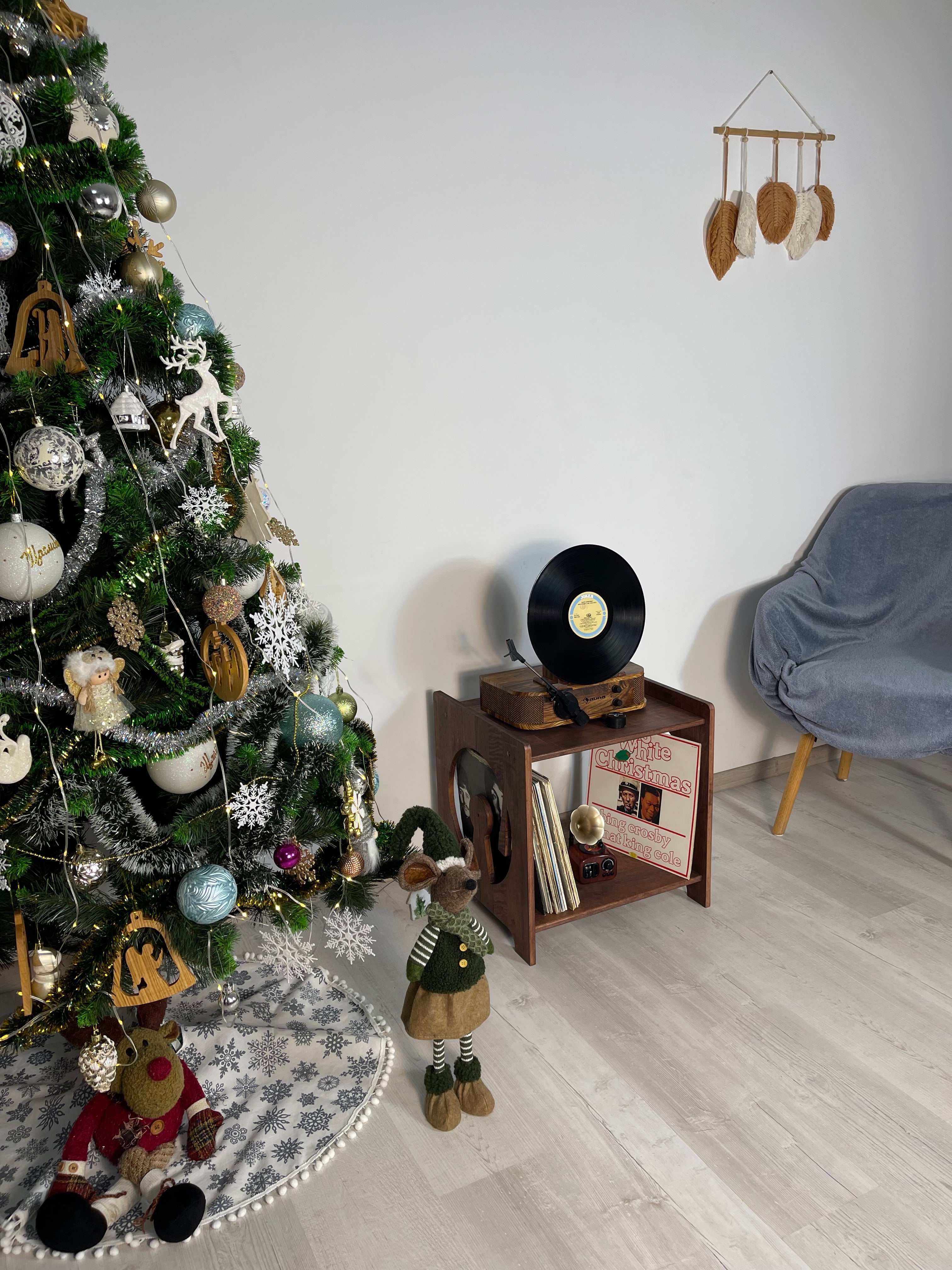 Wooden Record Player Stand – Custom Vinyl Table in Alder Wood