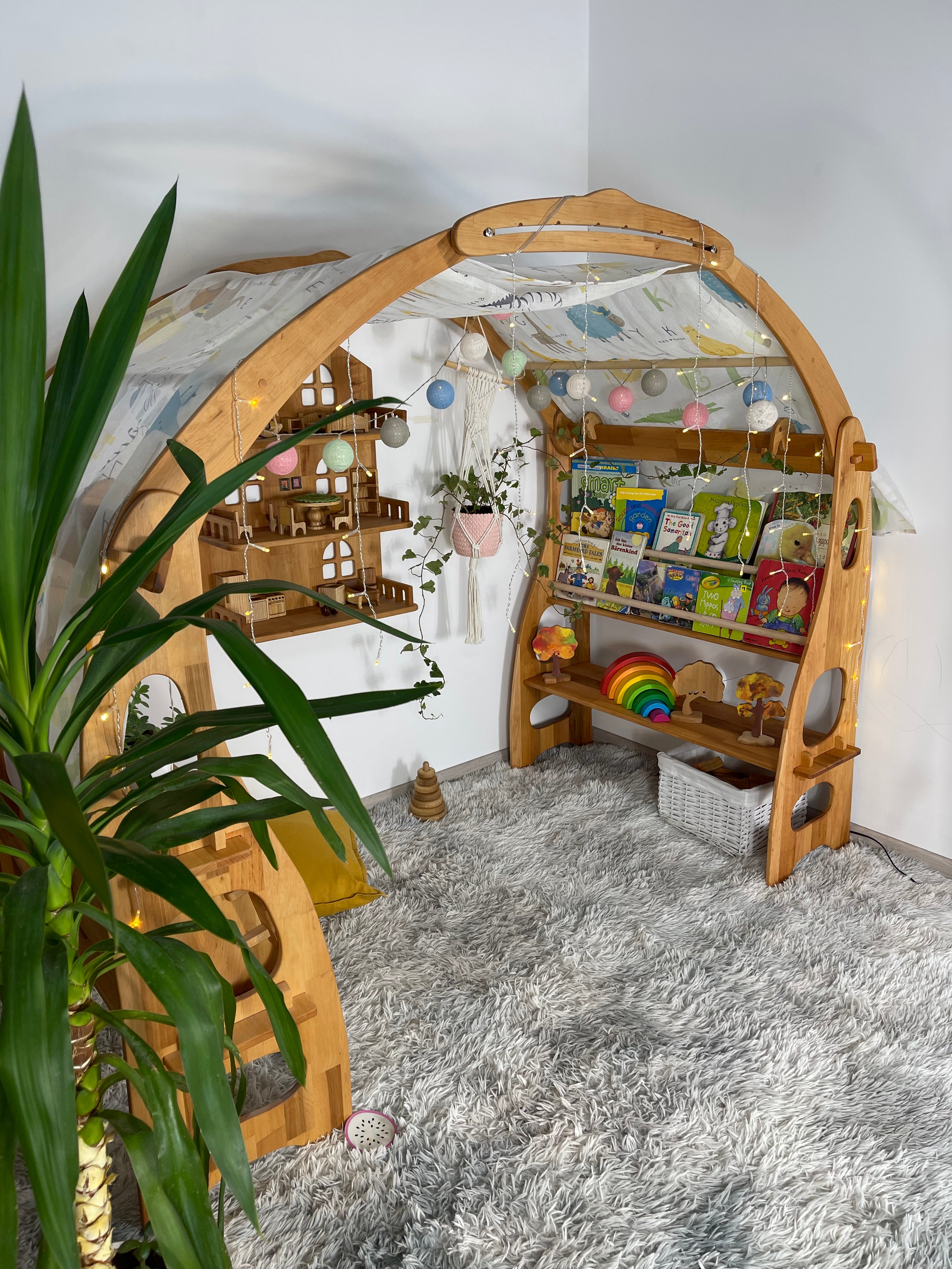 Waldorf Playstand Front-Facing Bookshelf Wooden Montessori playhouse