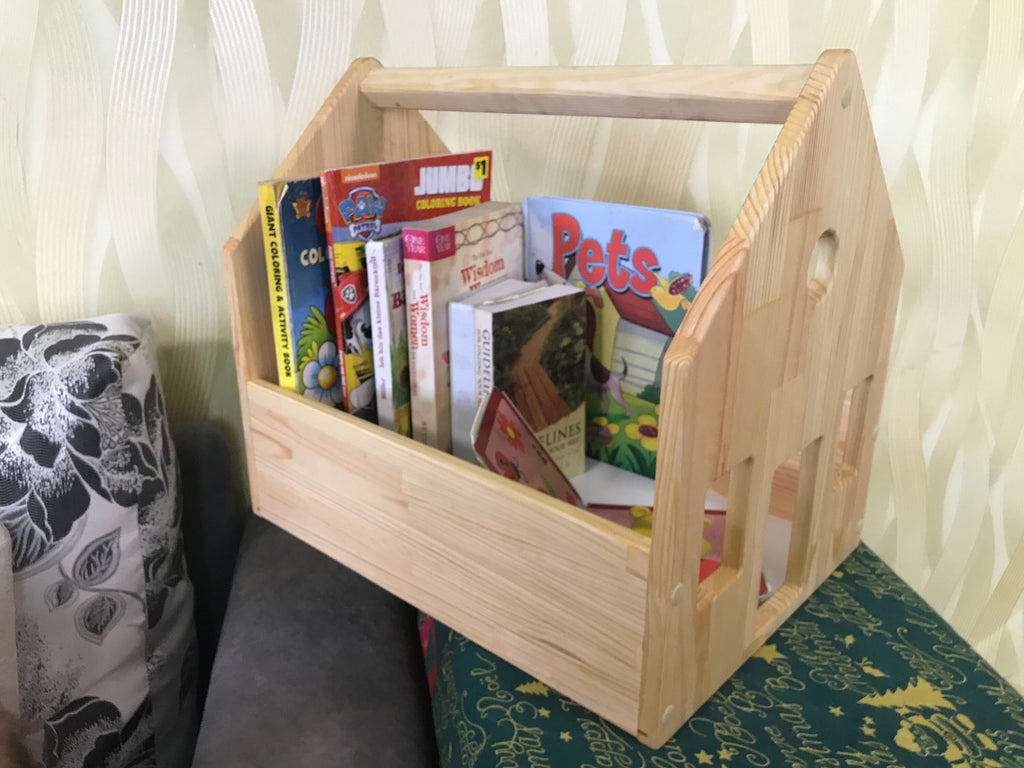 Bookshelf dollhouse