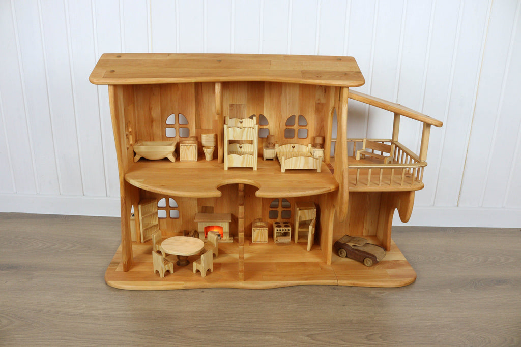 Dollhouse witf garage 1/16 scale