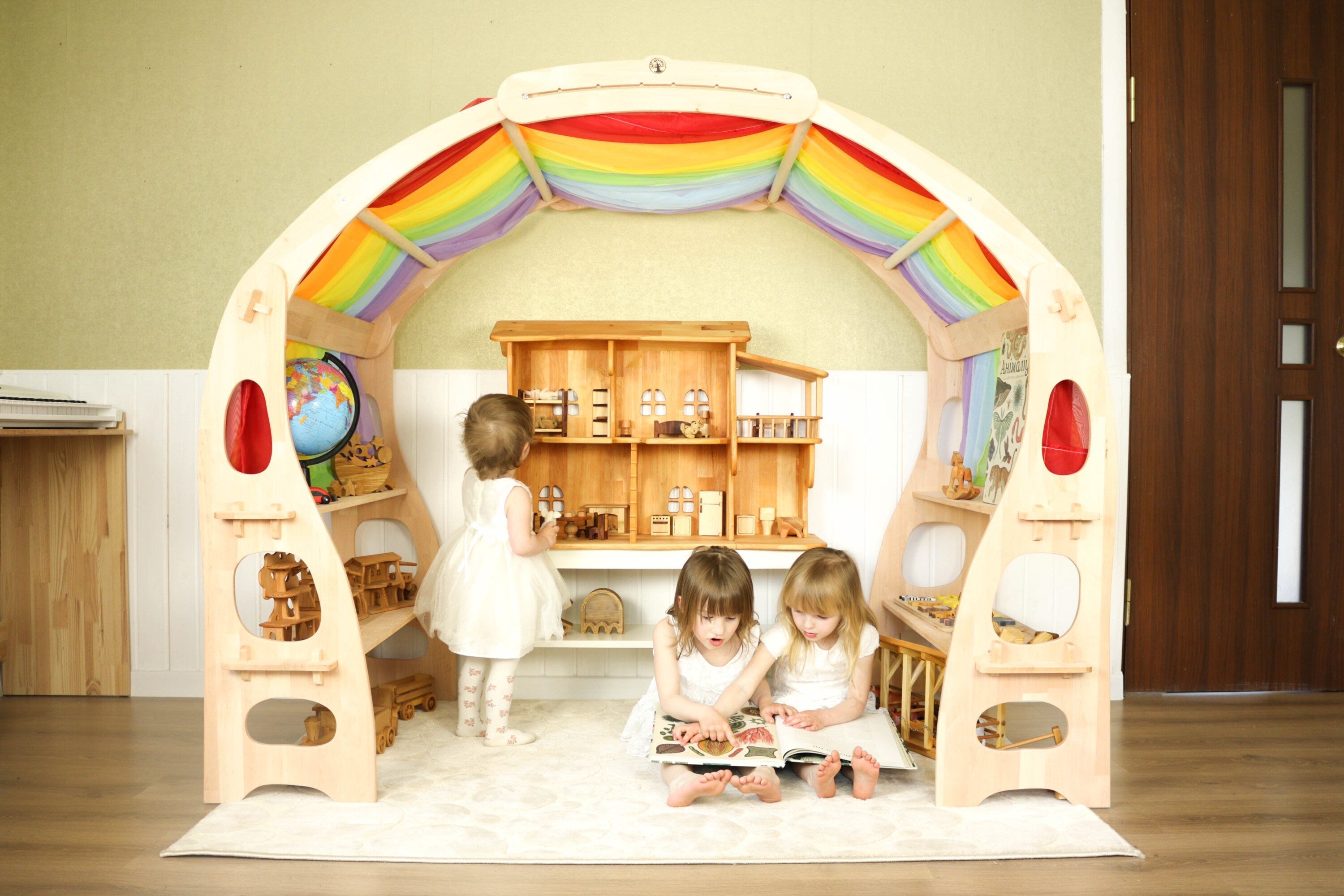 Dollhouse with Fireplace & Redwood furniture