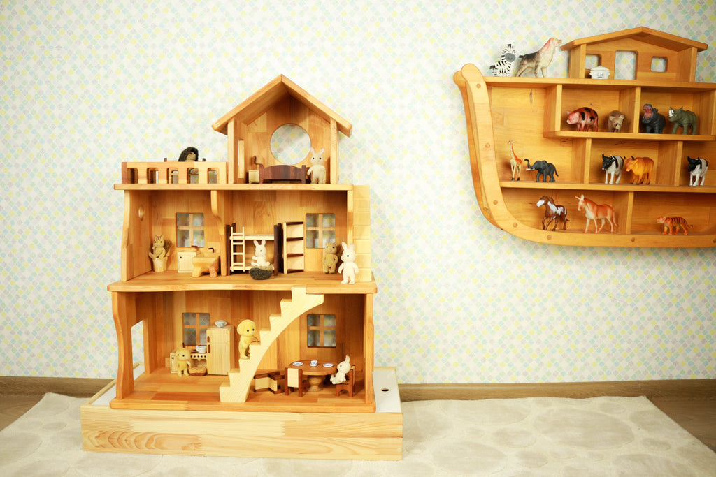 Stackable Dollhouse with Redwood furniture 1:16 Scale