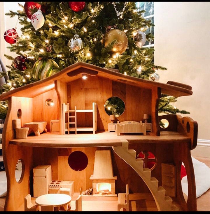 Large Dollhouse with Fireplace 1:16 Scale