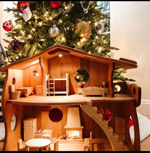 Large Dollhouse with Fireplace 1:16 Scale