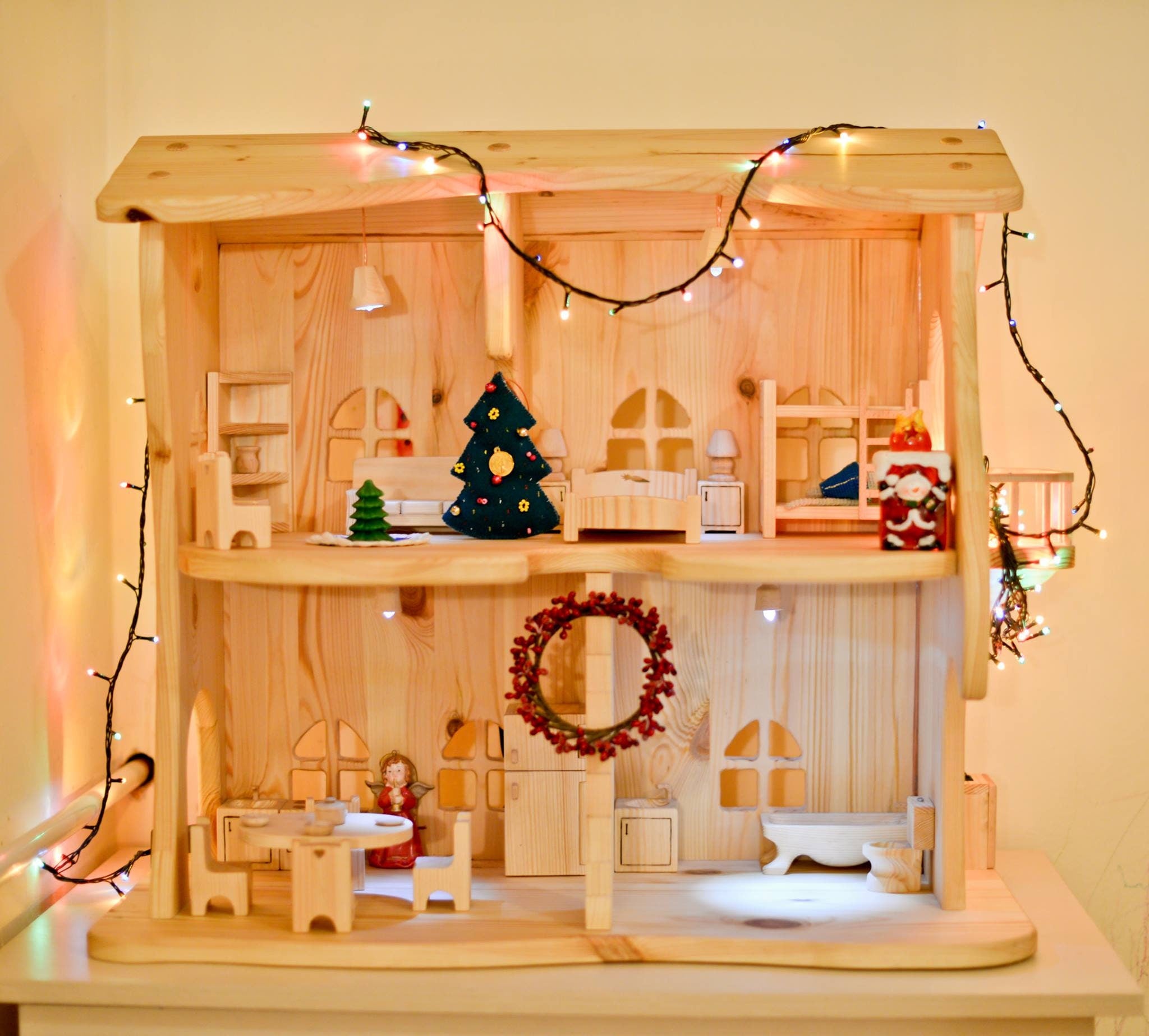 Dollhouse with balcony 1:16 Scale