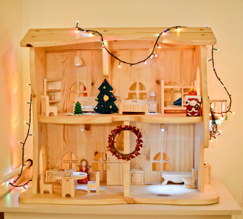 Dollhouse with balcony 1:16 Scale