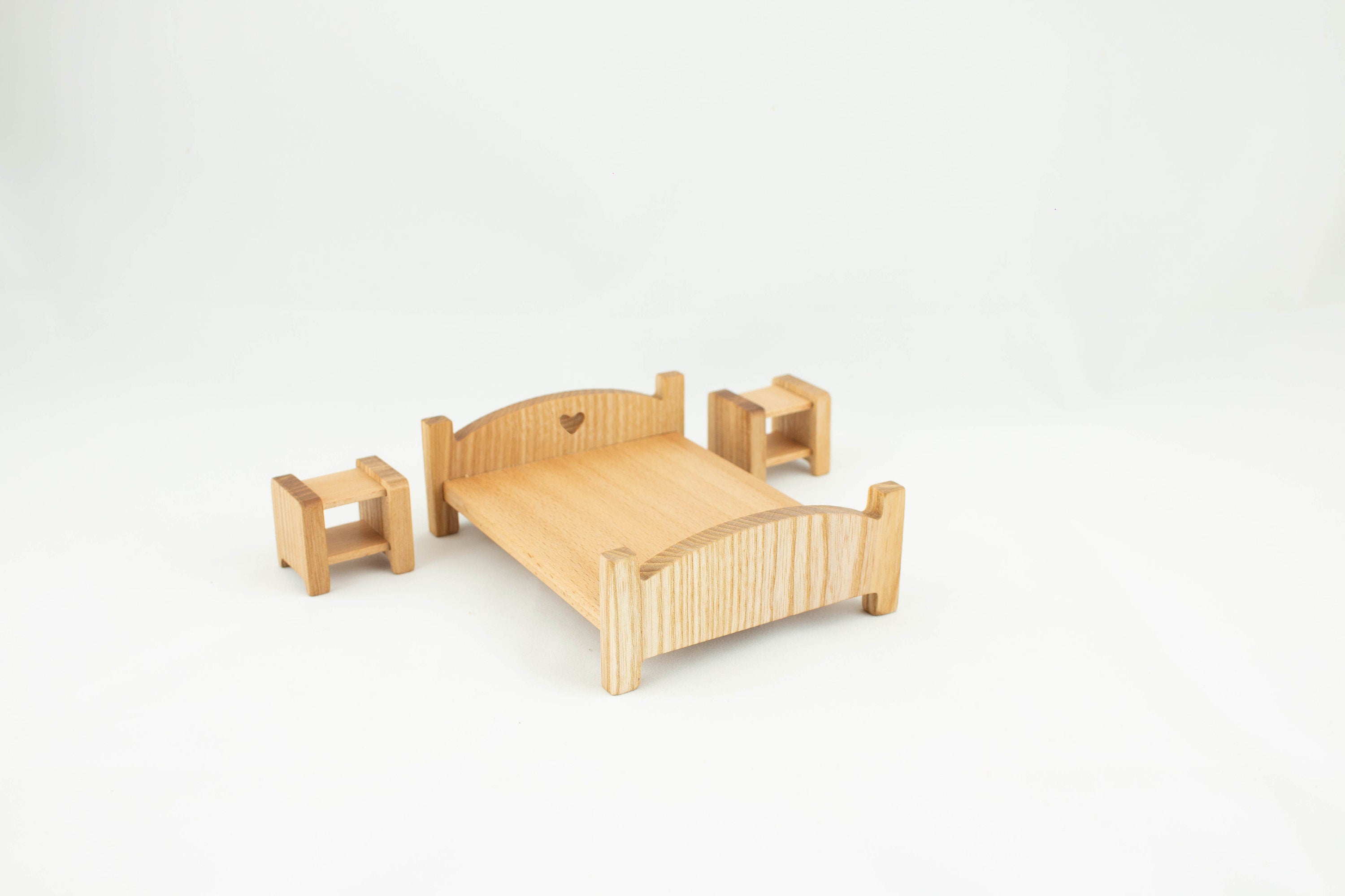 Wooden toy bed scale 1:16
