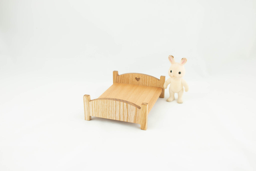 Wooden toy bed scale 1:16