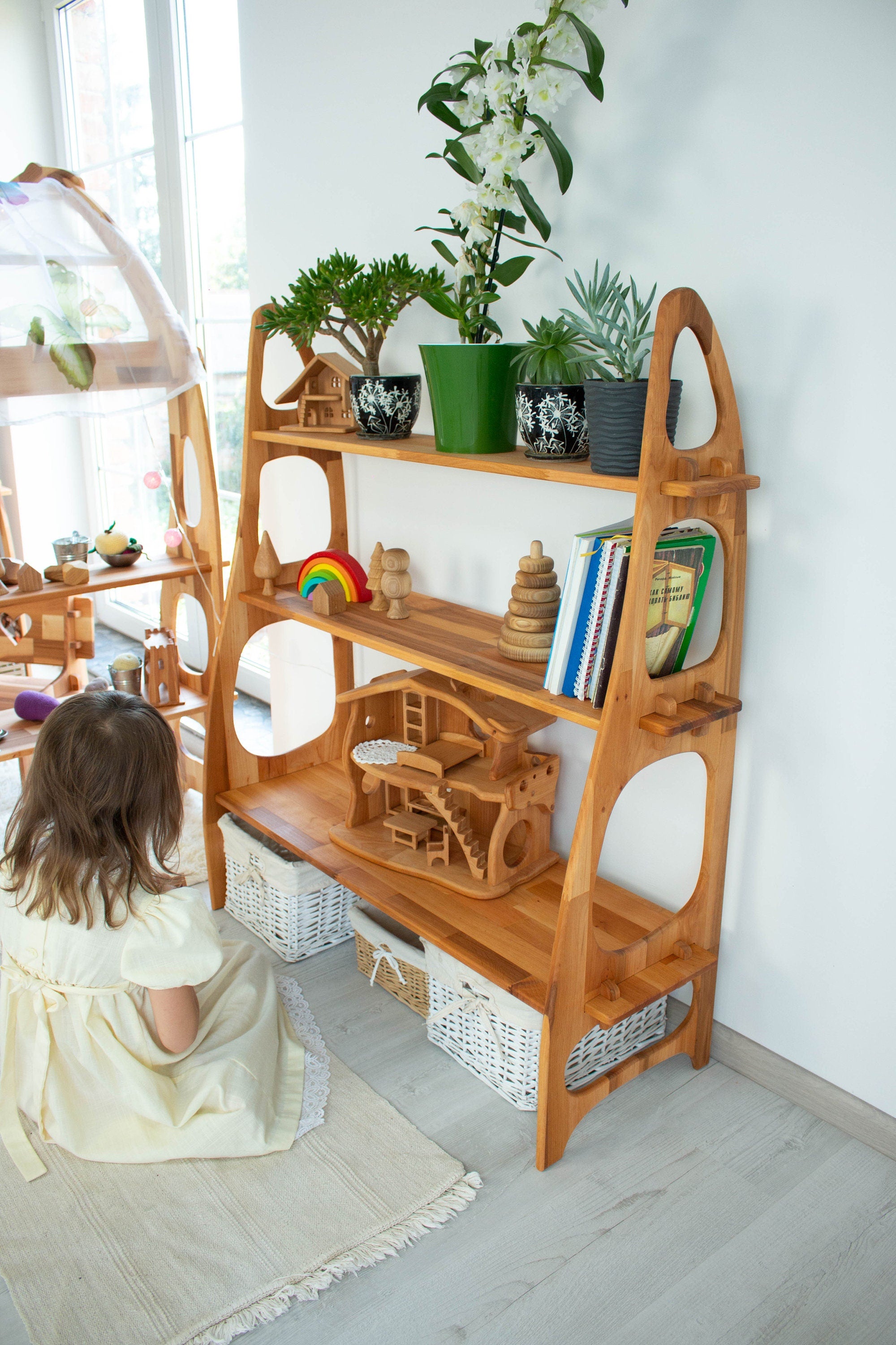 Montessori wooden shelf