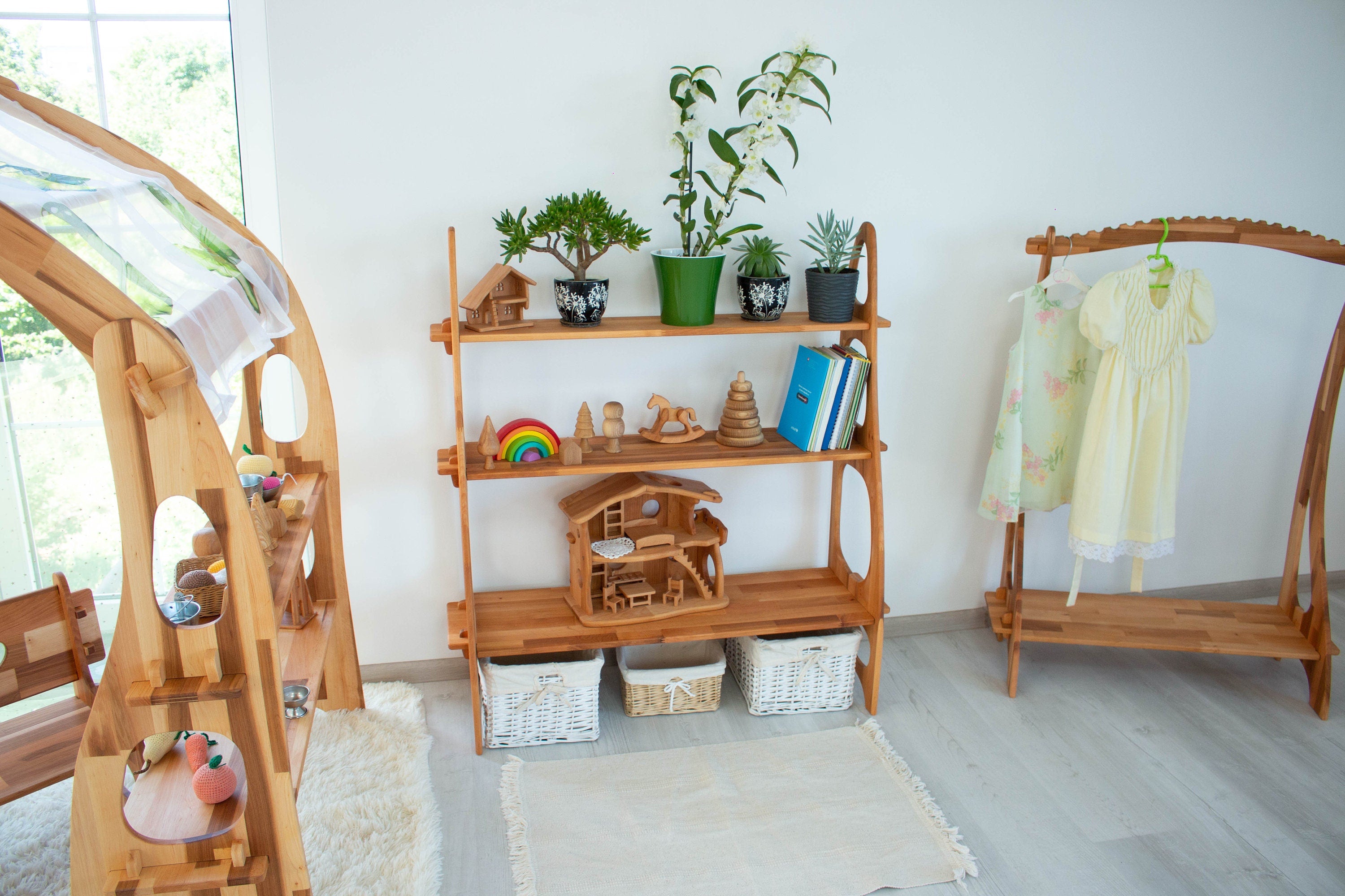 Montessori wooden shelf