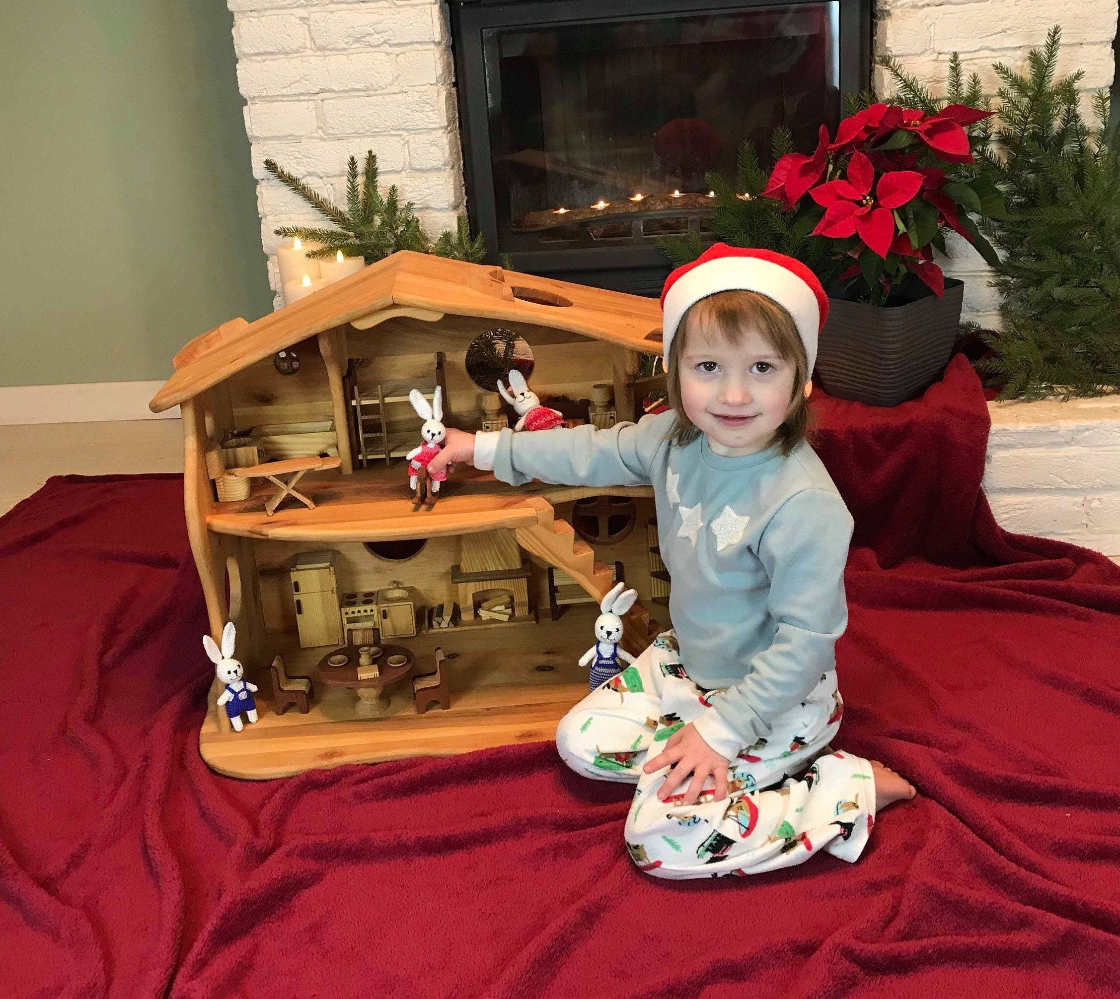 Dollhouse with Fireplace 1:16 Scale