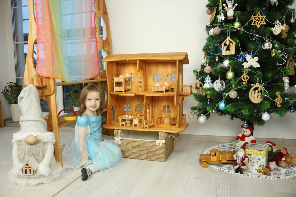 Dollhouse with balcony 1:16 Scale