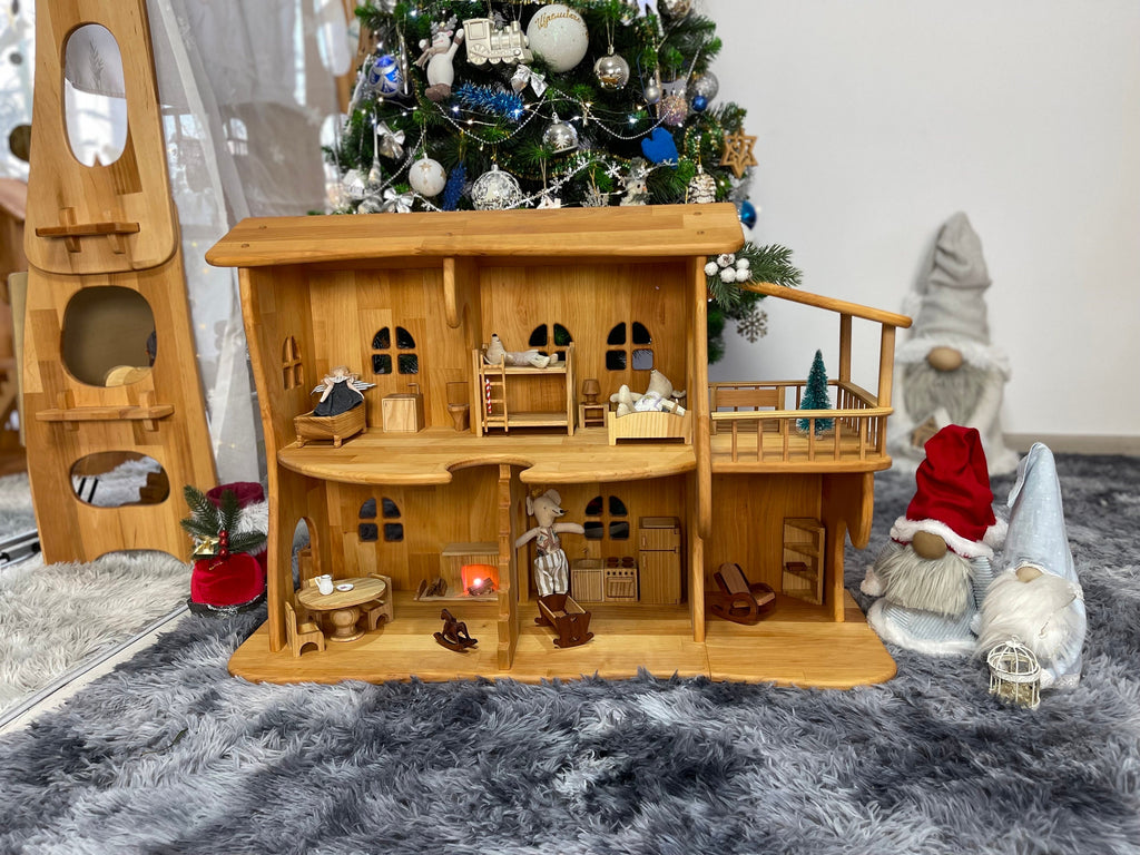 Dollhouse witf garage 1/16 scale