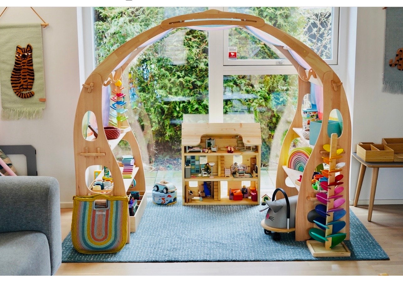 Waldorf wooden playstand with sfalf for Montessori playroom
